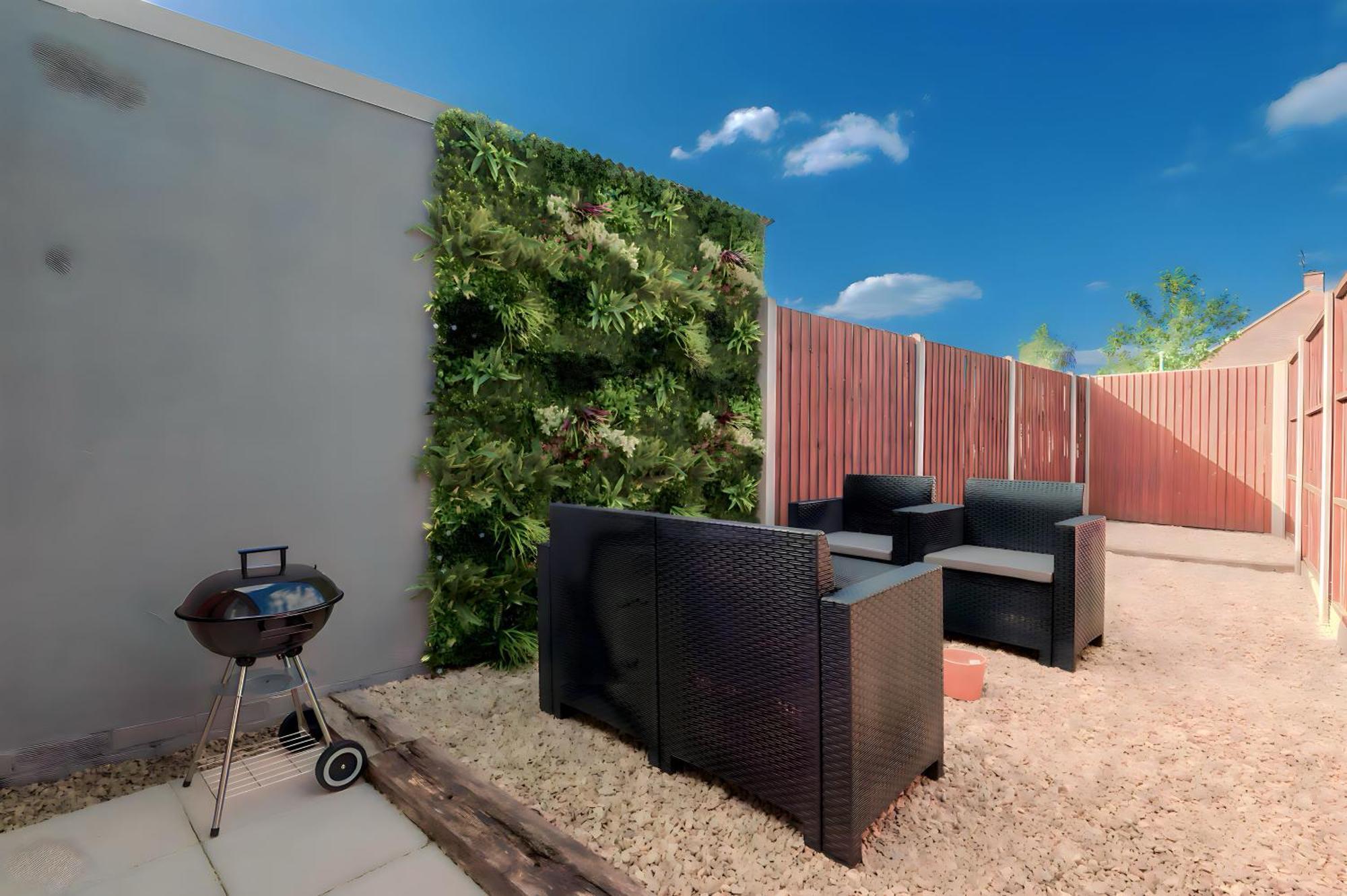 Apartment Entire In Downend, *
